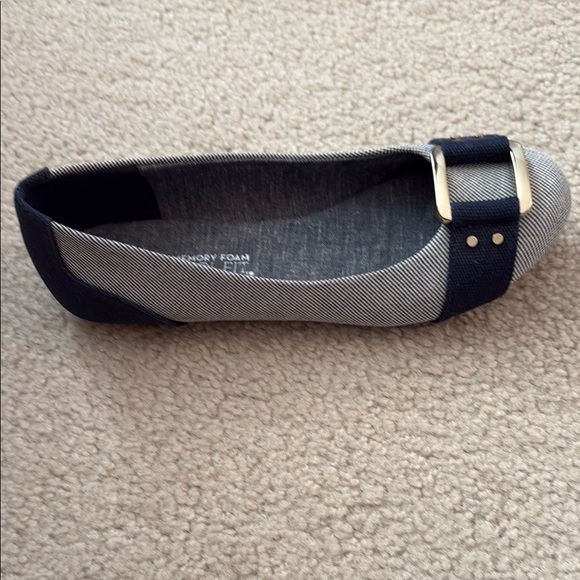 Dr. Scholl's White and Blue Flats with Decorative Bow - Picture 3 of 9